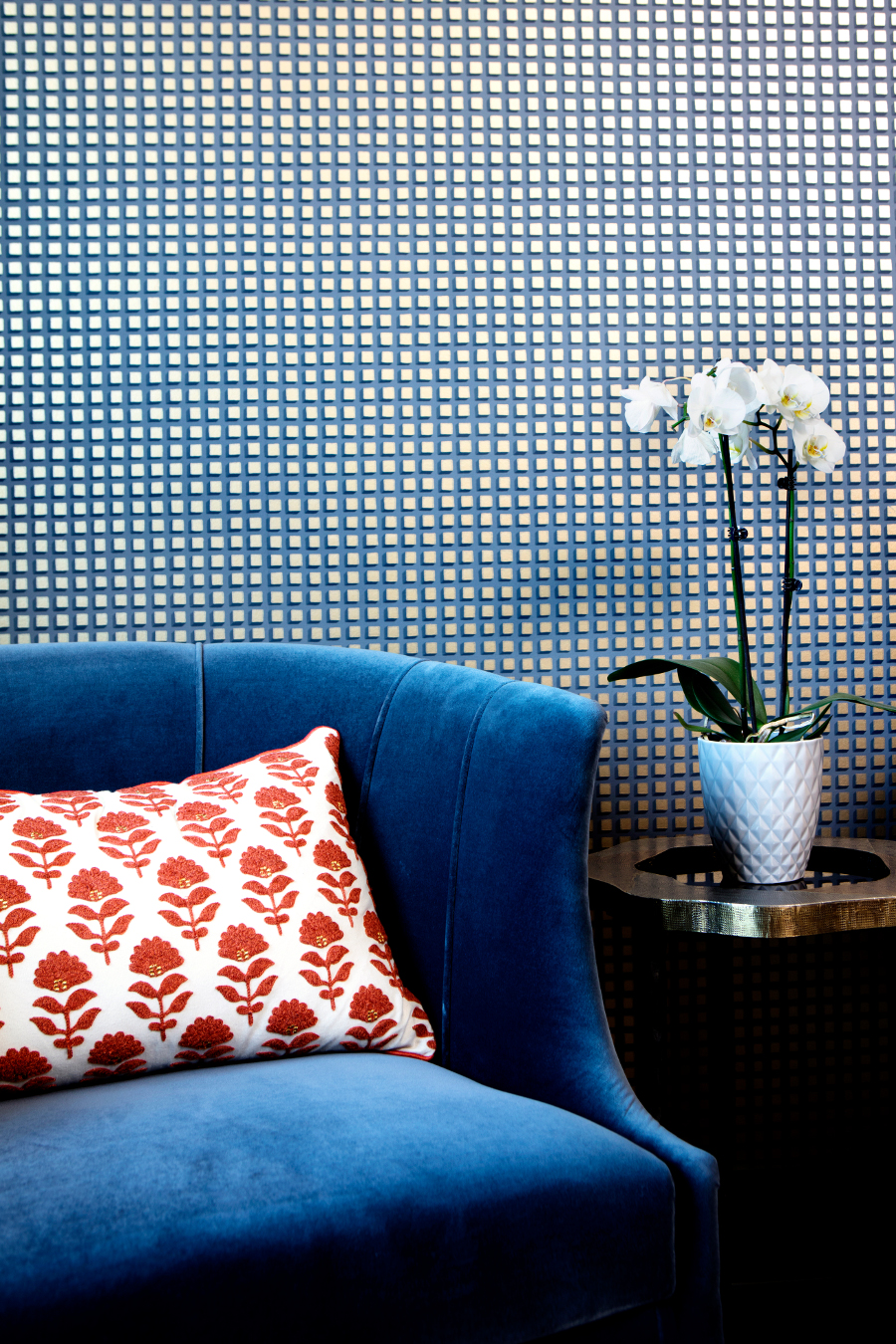 Etch Design Group: Eclectic Residence With Upholstered Furniture